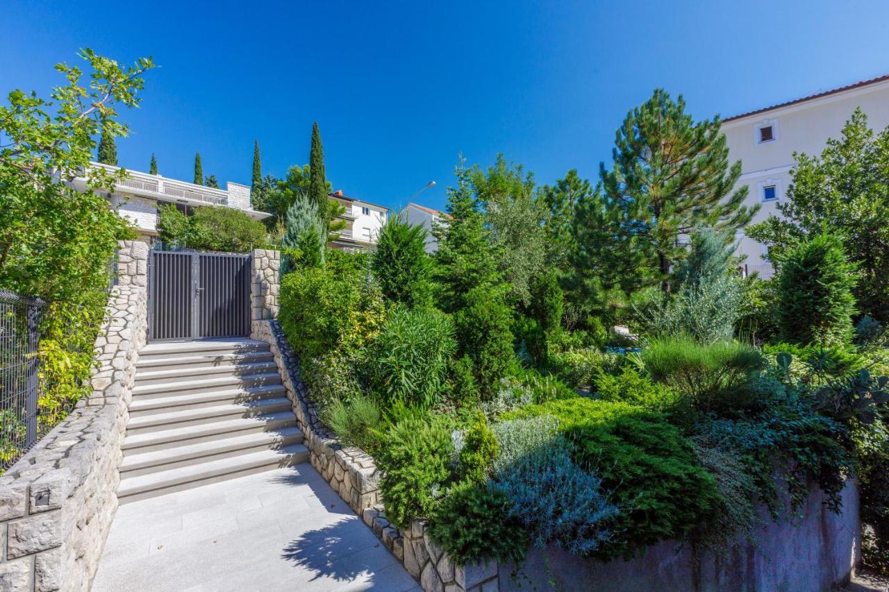 Apartments Loncaric Crikvenica Buitenkant foto