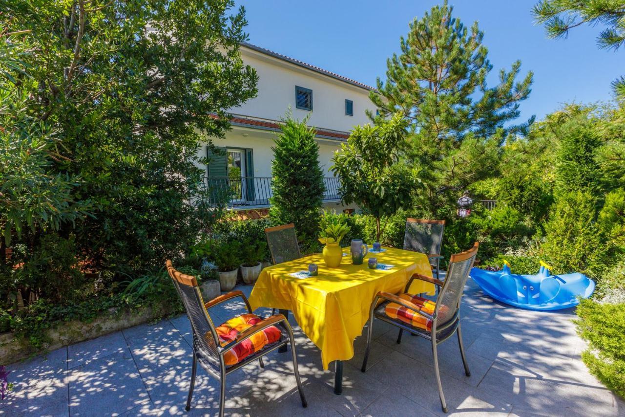 Apartments Loncaric Crikvenica Buitenkant foto