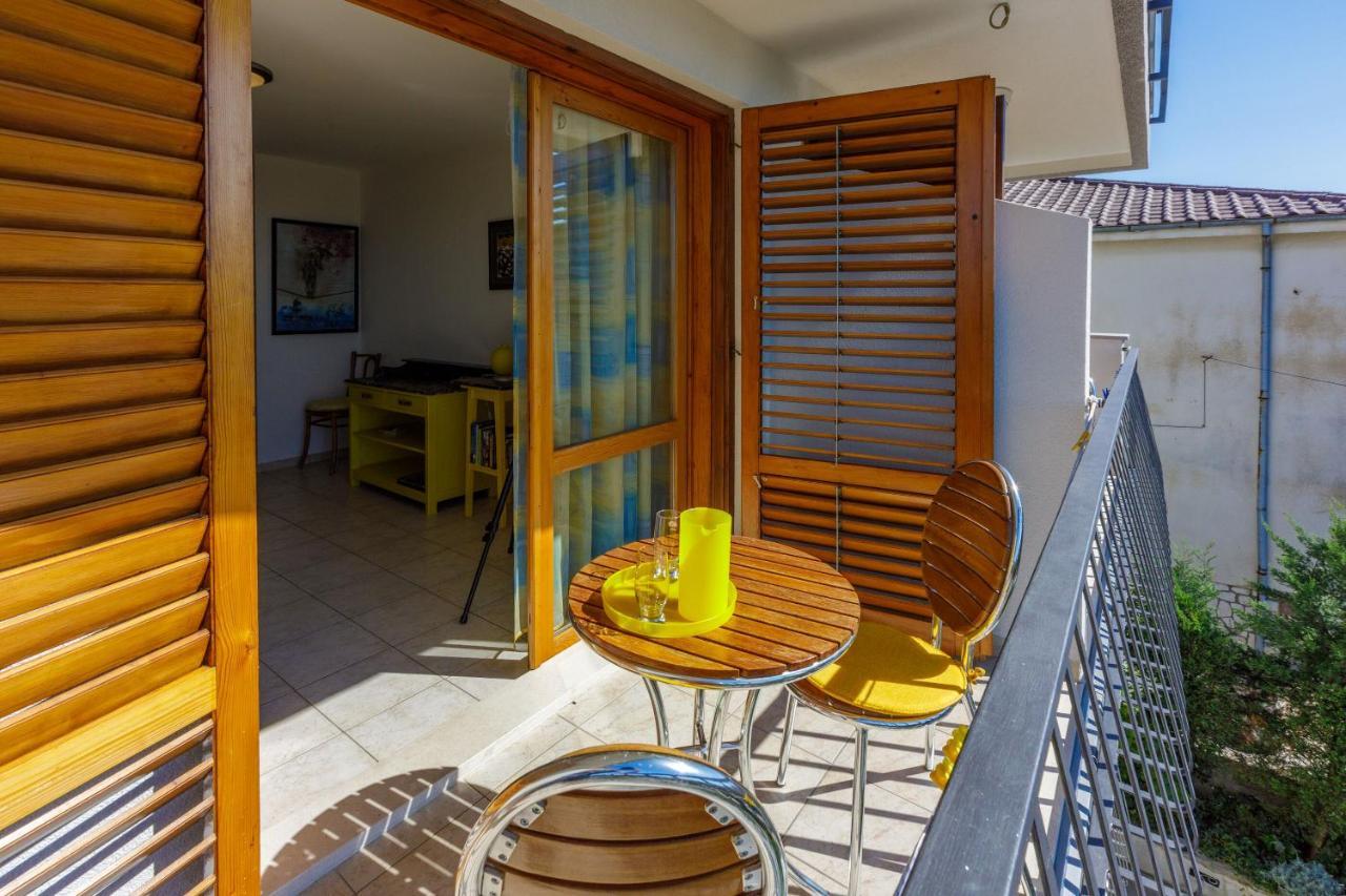Apartments Loncaric Crikvenica Buitenkant foto