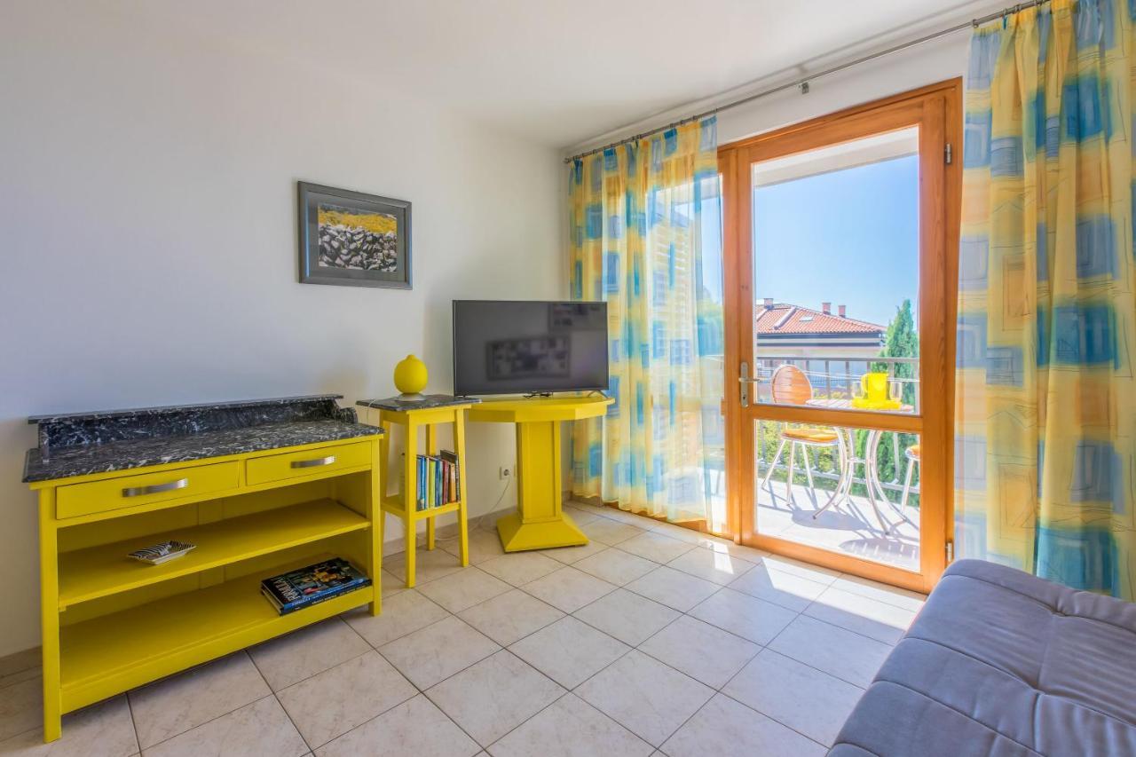 Apartments Loncaric Crikvenica Buitenkant foto