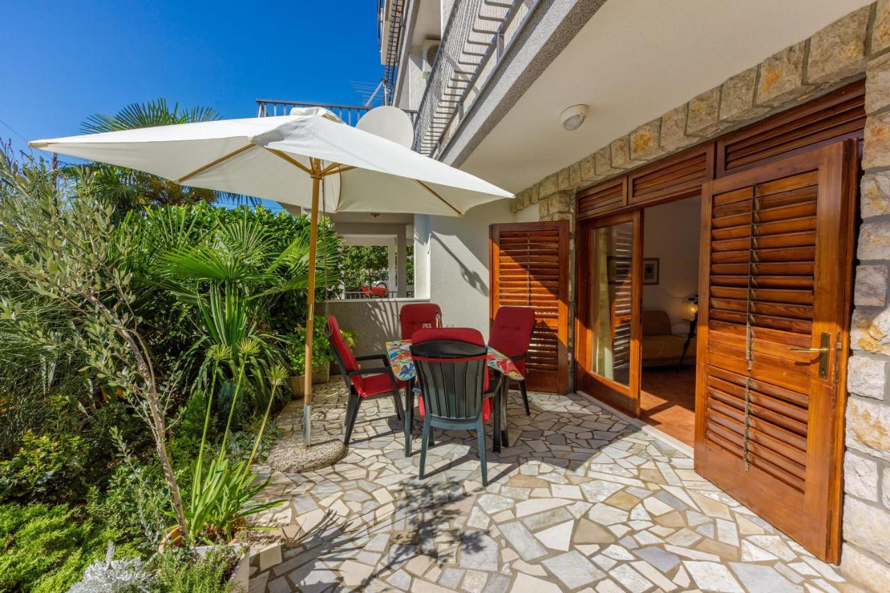 Apartments Loncaric Crikvenica Buitenkant foto