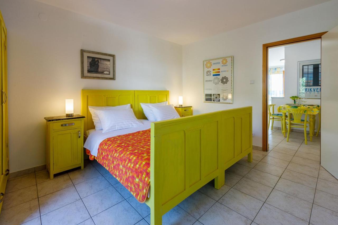 Apartments Loncaric Crikvenica Buitenkant foto