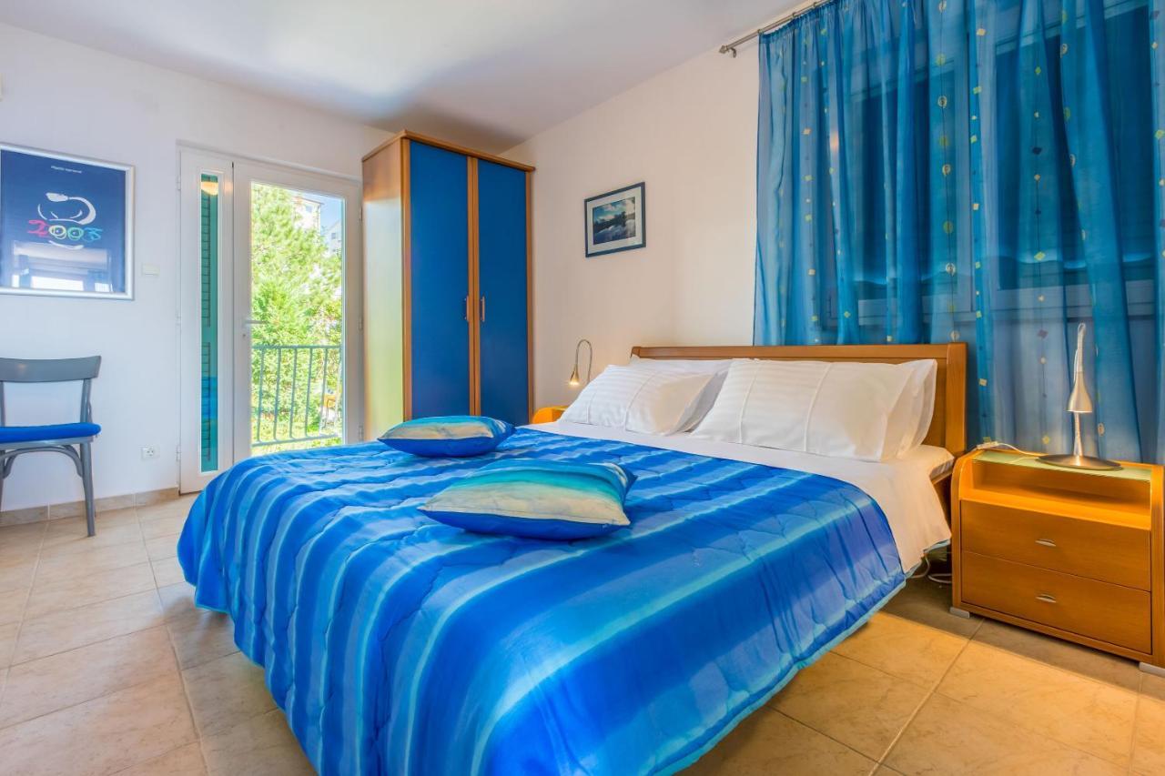 Apartments Loncaric Crikvenica Buitenkant foto