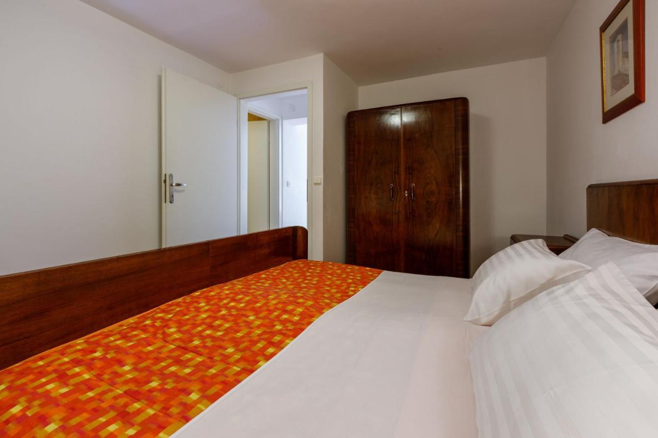 Apartments Loncaric Crikvenica Buitenkant foto